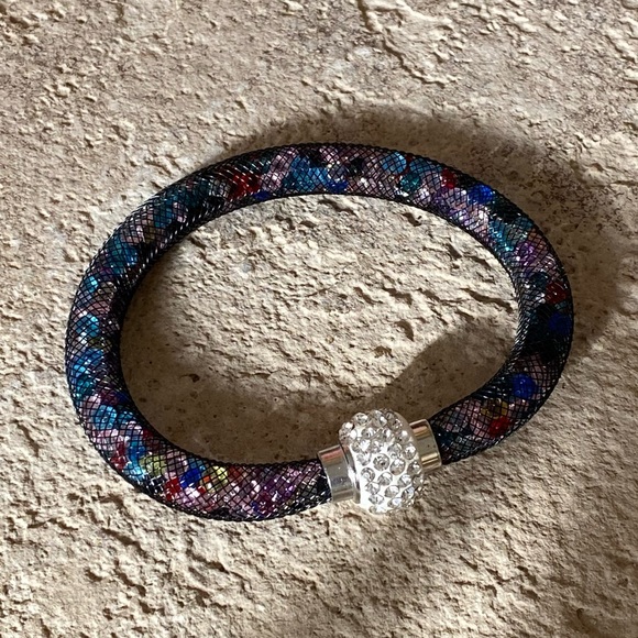 Unique multicoloured crystal bracelet with magnetic clasp - Picture 1 of 5